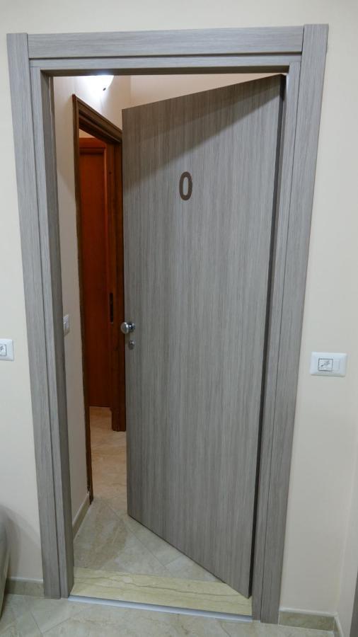 Cairoli Exclusive Rooms & Suite ブリンディジ エクステリア 写真