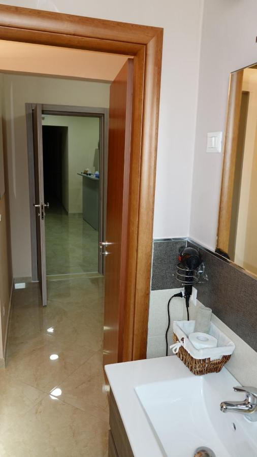Cairoli Exclusive Rooms & Suite ブリンディジ エクステリア 写真