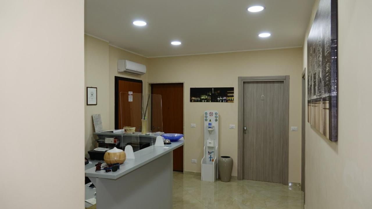 Cairoli Exclusive Rooms & Suite ブリンディジ エクステリア 写真