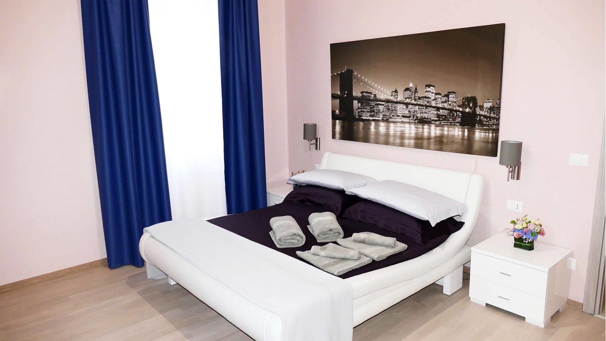Cairoli Exclusive Rooms & Suite ブリンディジ エクステリア 写真