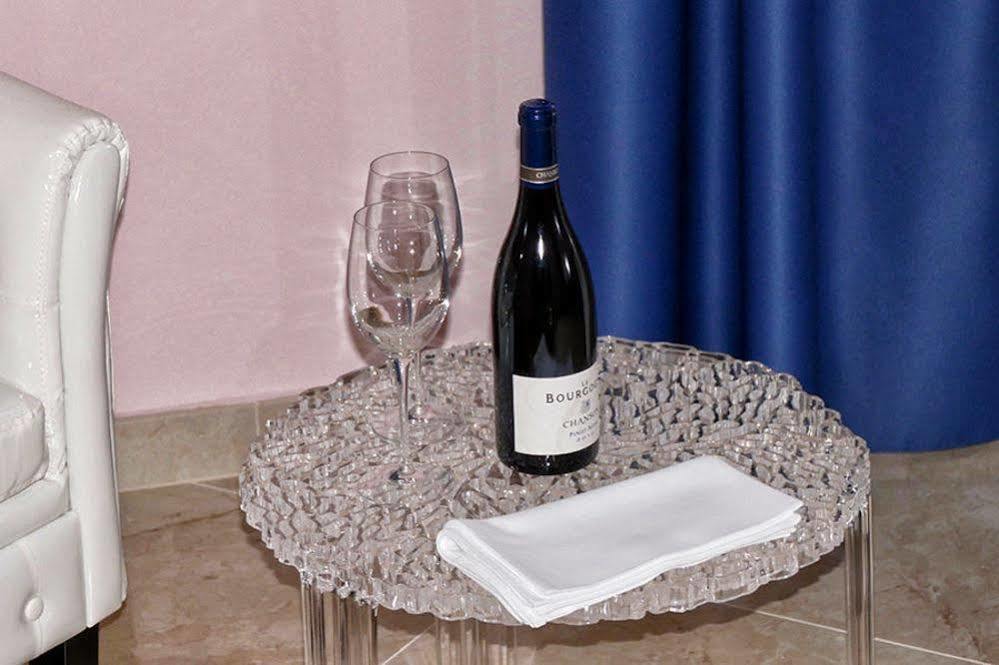 Cairoli Exclusive Rooms & Suite ブリンディジ エクステリア 写真