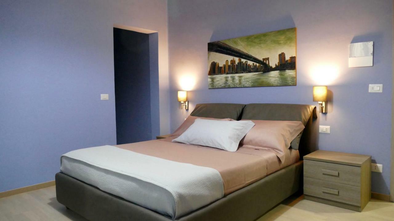 Cairoli Exclusive Rooms & Suite ブリンディジ エクステリア 写真