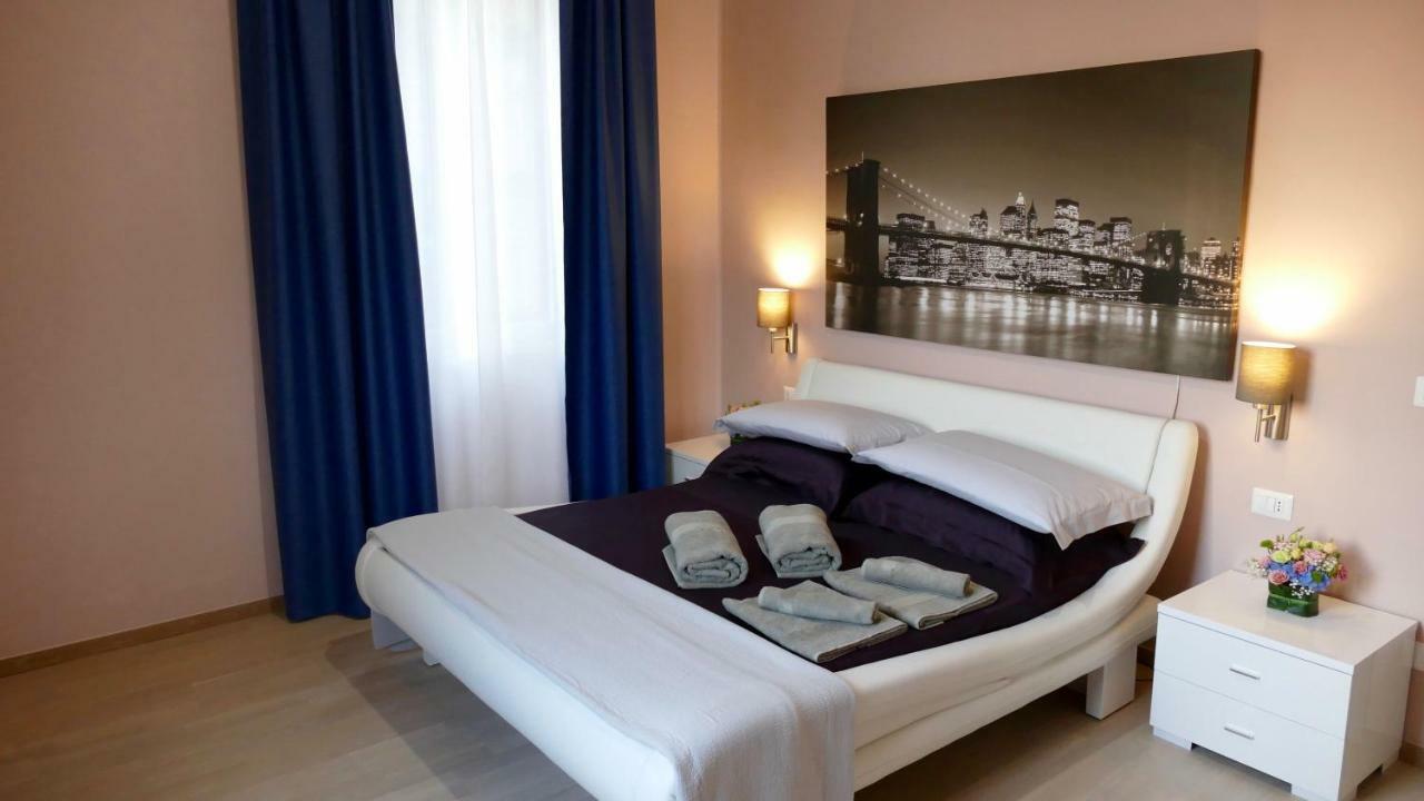 Cairoli Exclusive Rooms & Suite ブリンディジ エクステリア 写真