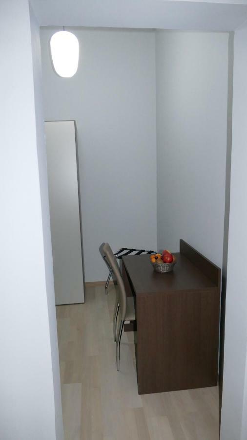 Cairoli Exclusive Rooms & Suite ブリンディジ エクステリア 写真