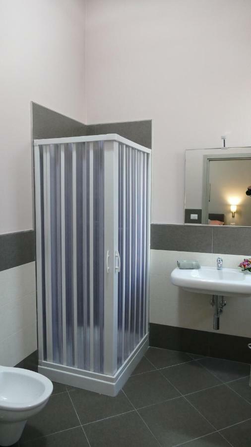 Cairoli Exclusive Rooms & Suite ブリンディジ エクステリア 写真